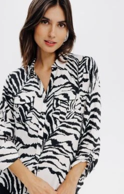 Chemise Imprimé Animal Avec Piping -Élégance Thiery Promos Boutique k 57230044 armand thiery femme BEIGE d1 44