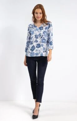 Blouse Imprimée Col V Avec Froufrou -Élégance Thiery Promos Boutique k 57230062 affinites BLANC o 48