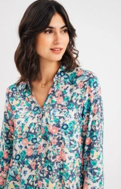 Blouse Col Chemise Avec Poches -Élégance Thiery Promos Boutique k blouse col chemise avec poches armand thiery femme BLEU d1 45