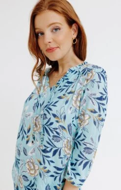 Blouse Col V Avec Froufrou Lien Bijoux -Élégance Thiery Promos Boutique k blouse col v avec froufrou lien bijoux affinites AQUA d1 54