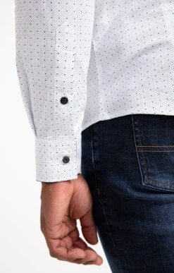 Chemise Ajustée à Motifs Imprimés -Élégance Thiery Promos Boutique k chemise ajustee a motifs imprimes studio BLANC d3 48