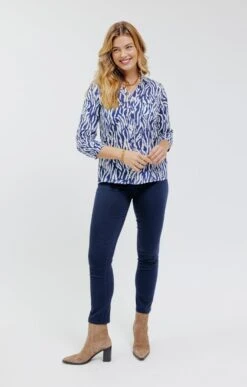 Chemise Imprimé Zèbre Boutons Nacrés -Élégance Thiery Promos Boutique k chemise imprime zebre boutons nacre affinites BLEU o 45