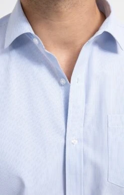 Chemise Manches Courtes Coupe Confort 8 Chemise Manches Courtes Coupe Confort -Élégance Thiery Promos Boutique k chemise manches courtes coupe confort per l uomo BLEU CIEL d 60