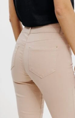 Pantalon Droit Avec Double Boutonnage -Élégance Thiery Promos Boutique k pantalon droit avec double boutonnage armand thiery femme BEIGE d2 44