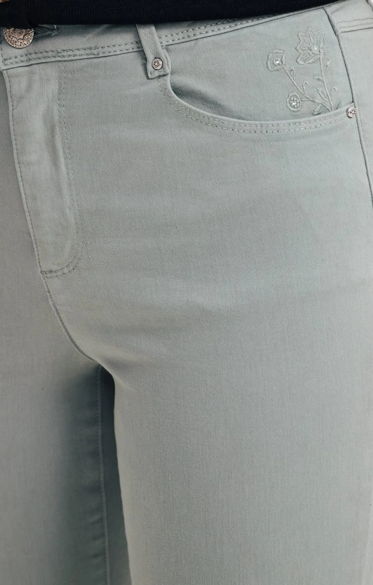 Pantalon Slim Avec Jeu Broderie Poches 5 Pantalon Slim Avec Jeu Broderie Poches – Image 5