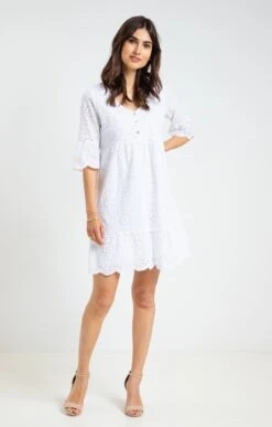 Robe Avec Broderie Anglaise
