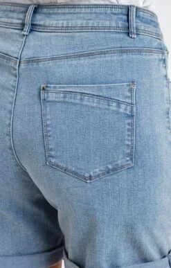 Short Avec Détail Clous Et Broderie -Élégance Thiery Promos Boutique k short avec detail clous et broderie affinites BLEU CIEL d2 60