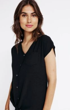 Tee-shirt Uni Boutonné Avec Liens -Élégance Thiery Promos Boutique k tee shirt affinites NOIR d1 14