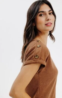 Tee-shirt Uni Avec Boutons épaules 7 Tee-shirt Uni Avec Boutons épaules -Élégance Thiery Promos Boutique k tee shirt armand thiery femme HAVANE d1 47