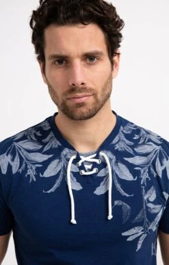 Tee-shirt Manches Courtes Feuille -Élégance Thiery Promos Boutique k tee shirt manches courtes feuille at company BLEU o 45